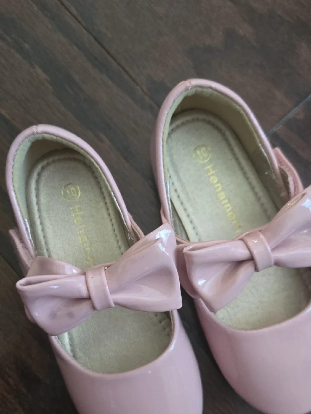 Girls Pink Patent Mary Jane Shoes with Bow